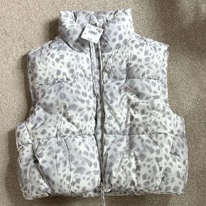 American Eagle Grey Leopard Print Puffer Vest